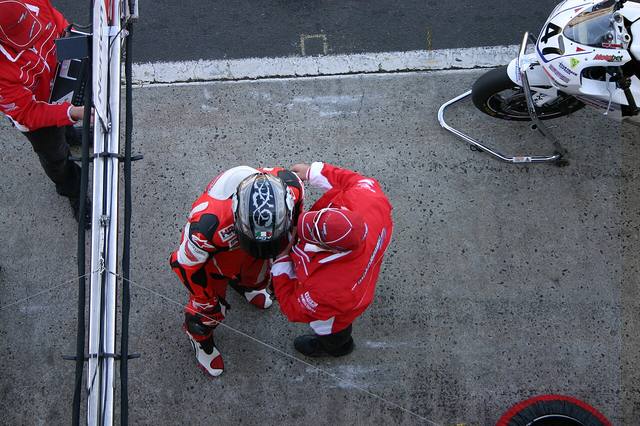 MotoGP装备进化：科技如何悄悄改写比赛（心理状态视角）